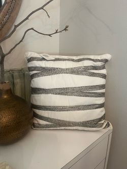 Accent pillow