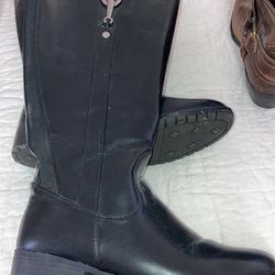 Naturalizer wide  boot 8 1/2