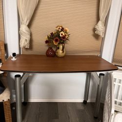 Kitchen/breakfast book table