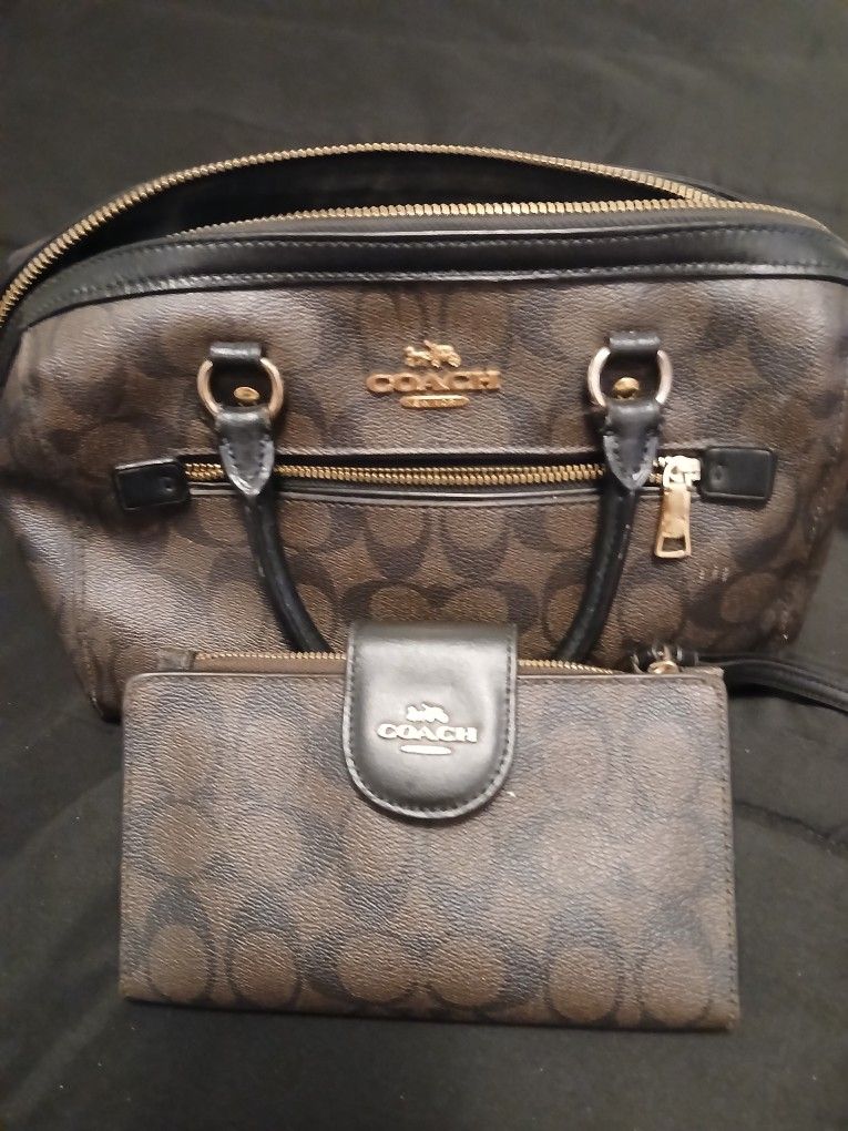 COACH PURSE/WALLET