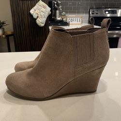 Size 10 Dolce Vita Beige Suede Wedge Booties