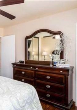 Bedroom set