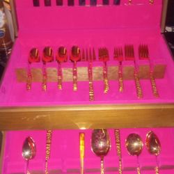 Golden Spring Garden Flatware Setting For 8