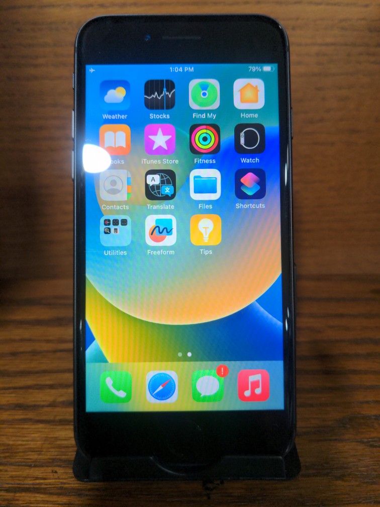 iPhone 8 64GB Unlocked Excellent Condition T-Mobile ATT MetroPCS Verizon
Hablo espanol.