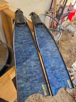 Diving fins