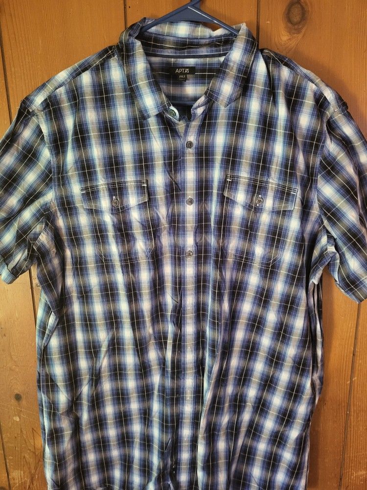 New APT 9 men's Plaid Button Down Shirt