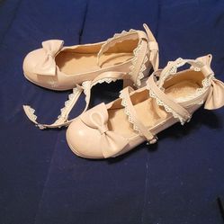 Lace Shoes With Bows On Back