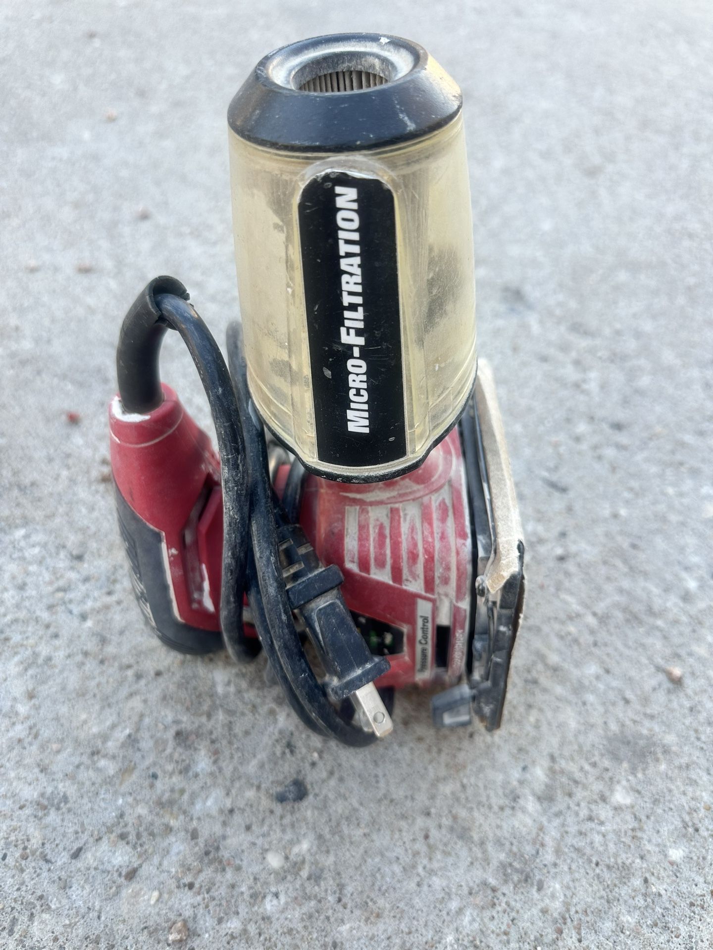 Mouse Palm Sander with Micro-Filtration