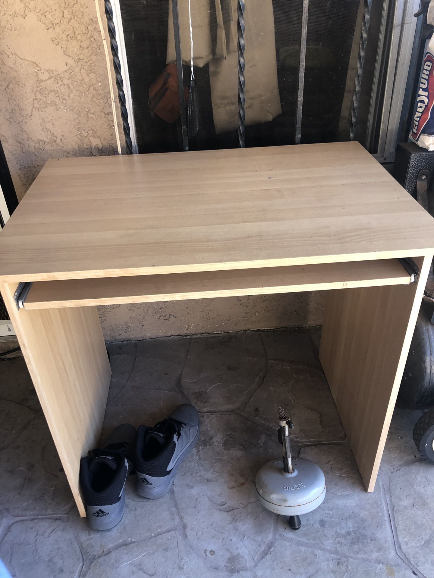 Wooden computer desk (NEED GONE ASAP)