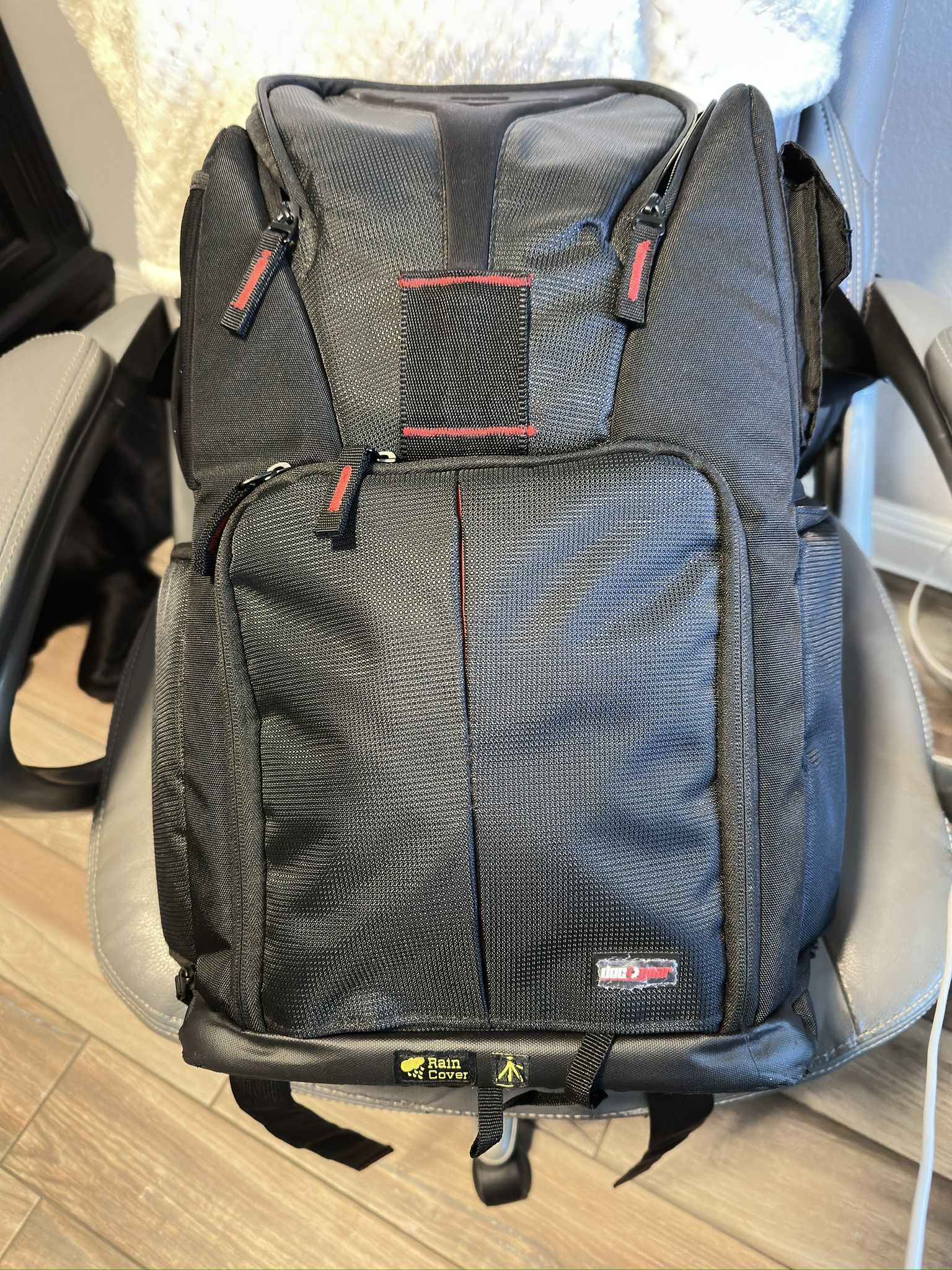Deco Gear Camera Backpack