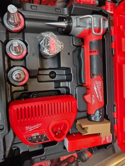M12 FUEL pex Expander kit,3-heads,2xbatteries,charger & hardcase, New, Financing Available