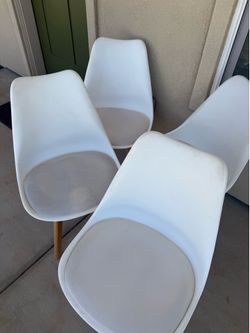 Set of 4 Modern White Dining Chairs with wood legs