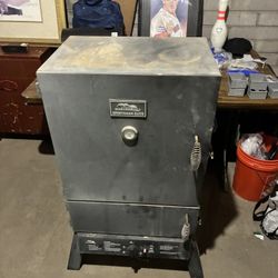 Masterbuilt Sportsman Elite 30-inch Propane Smoker