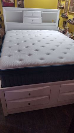 Queen bed with mattress