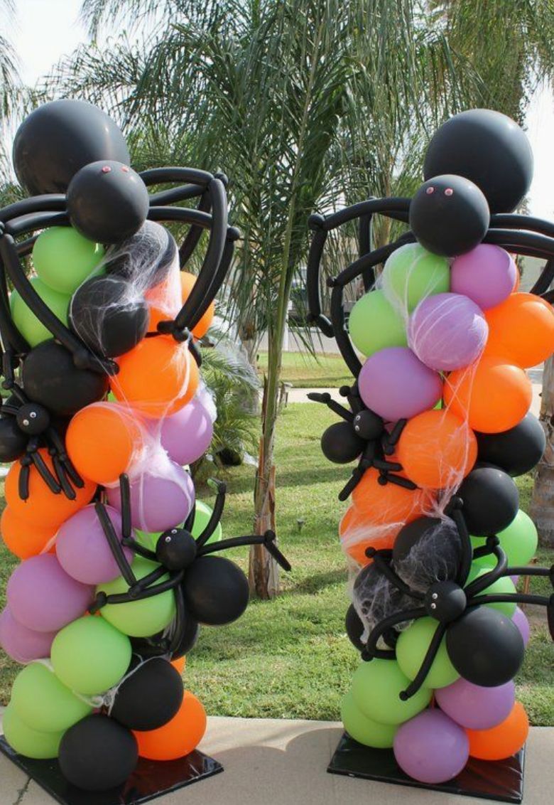 Halloween balloon columns