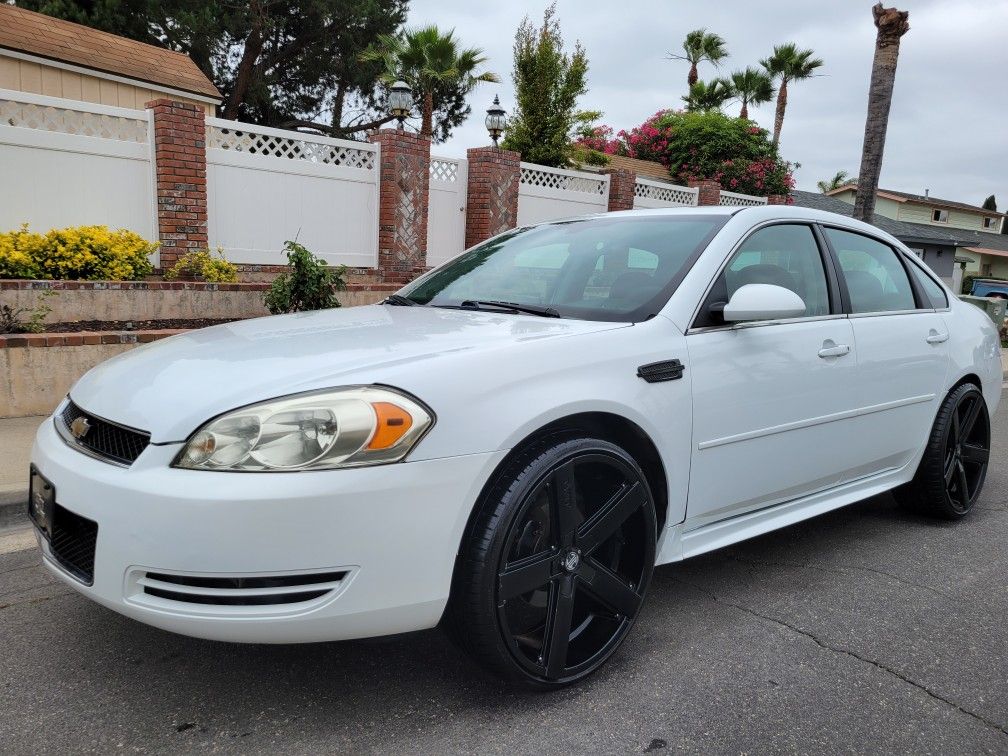 Chevy Impala Limited, Clean Title, Smogged, 22"rims, Low Miles, Runs And Drives Great