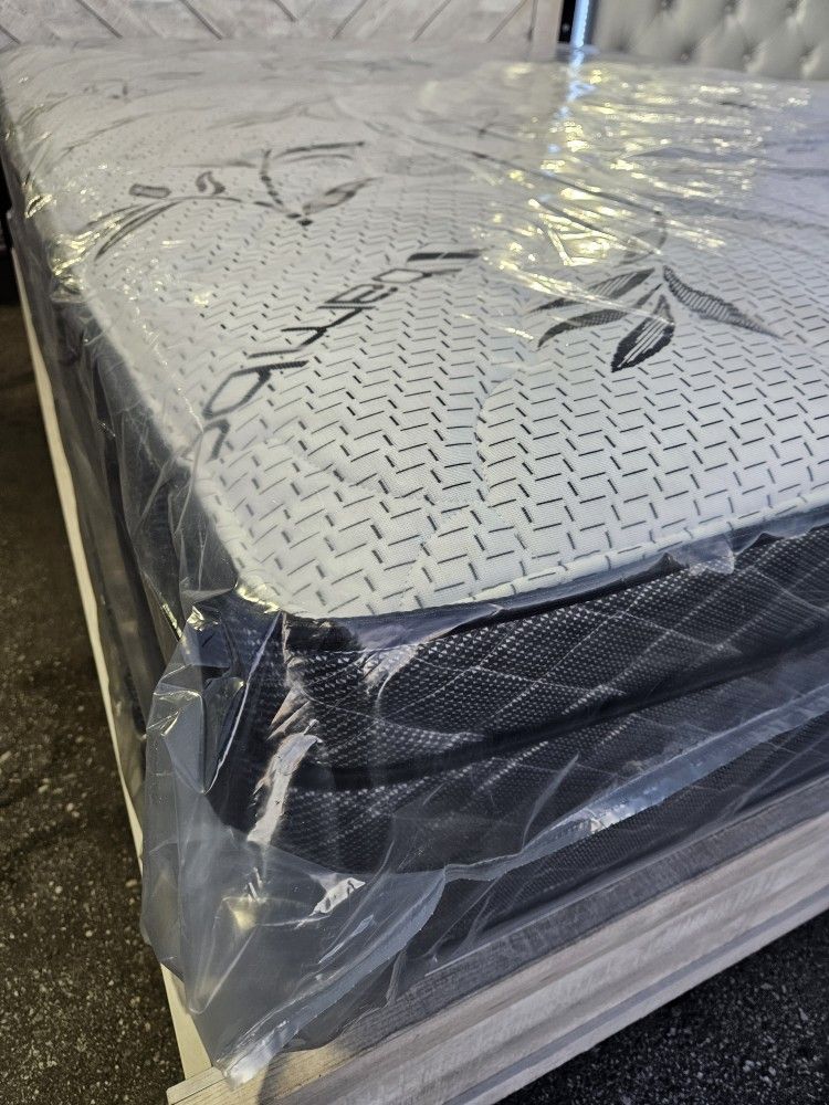 KING SET PILLOWTOP $299 << WITH BOX SPRING