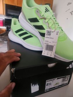 New Neon runfalcon 3.0 size 8.5
