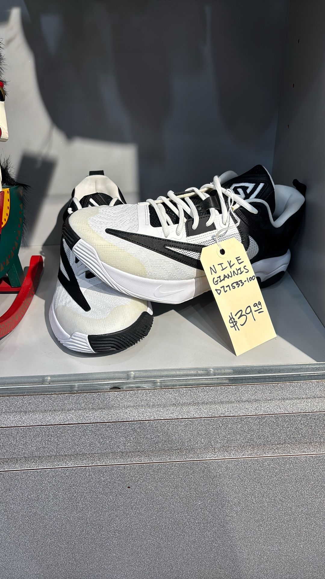 Nike Giannis Shoes Size 12