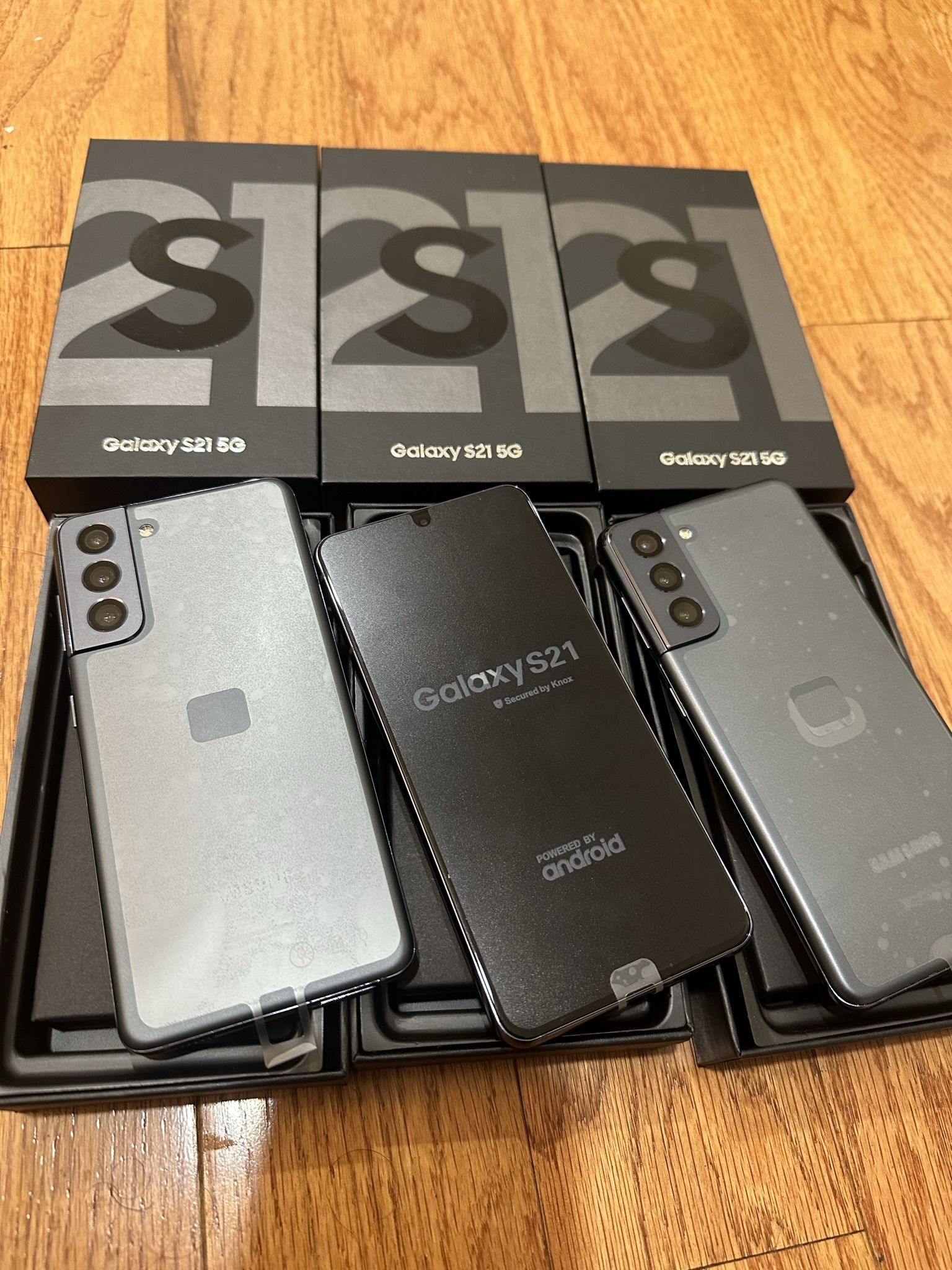 Samsung S21 Brand New In Box Unlocked !!