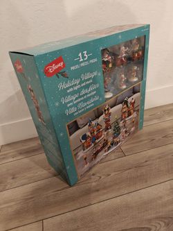 Disney Christmas Holiday Village Set Lights & Music 13 Piece Set Limited Edt.
