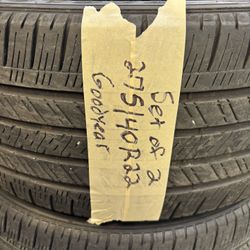 Set of 2 tires 275/40r22 Goodyear eagle touring good condition $125