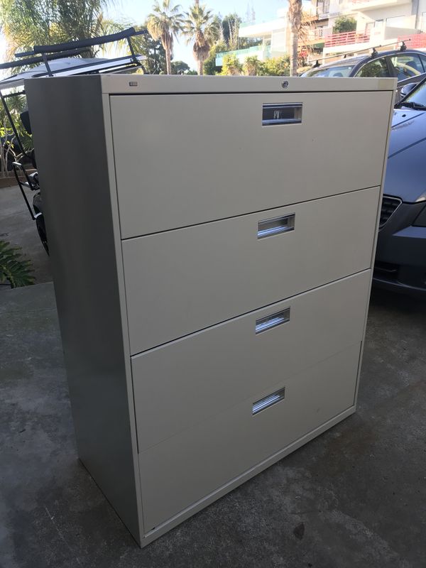 HDN File 4 Drawer with Key for Sale in San Diego, CA OfferUp