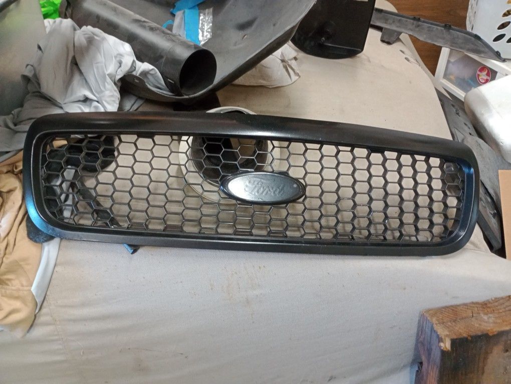 Police Interceptor P71 Grille