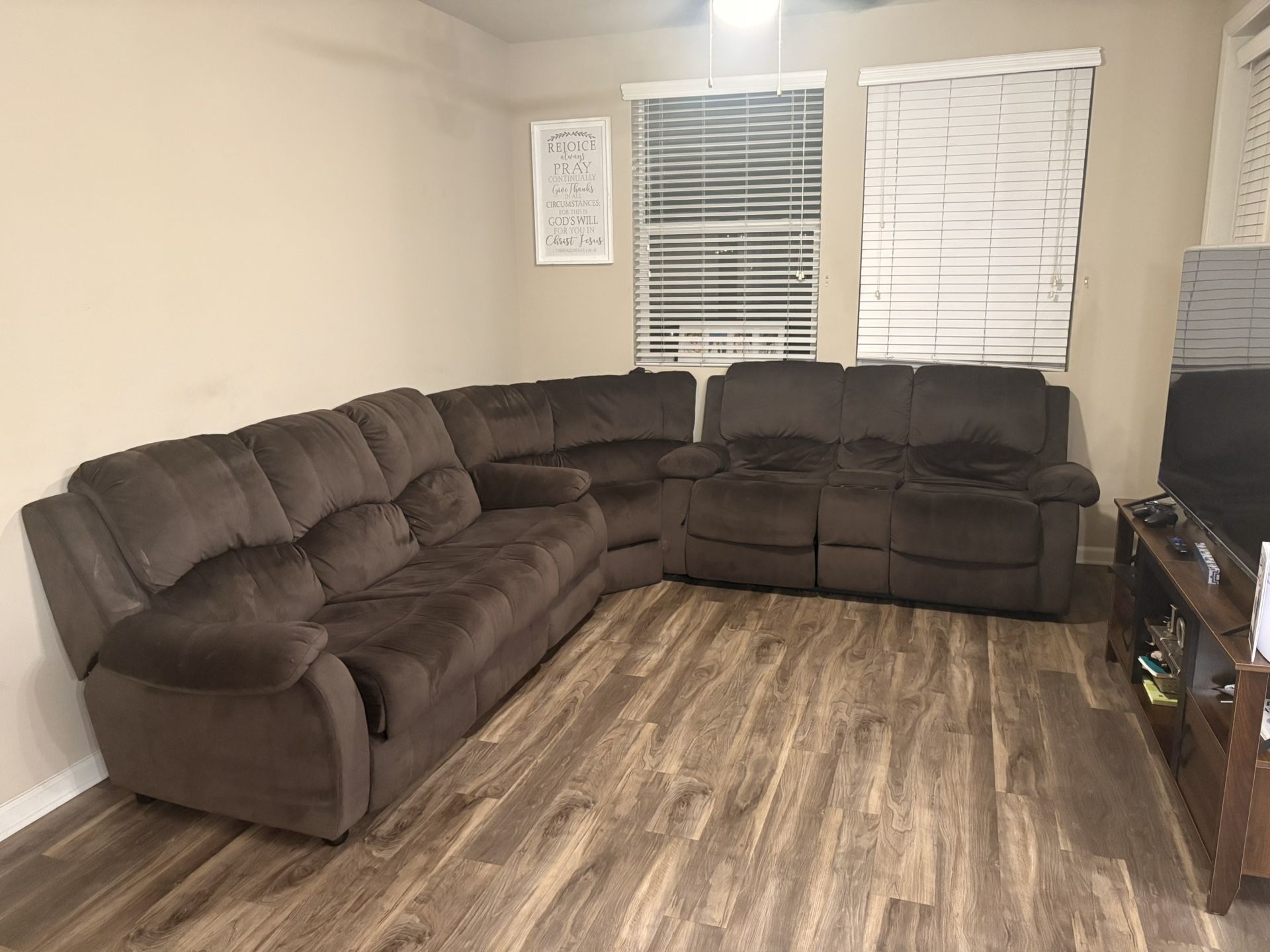 Beautiful And Comfortable 3 Piece Couch Recliners And Pull Out Bed! 