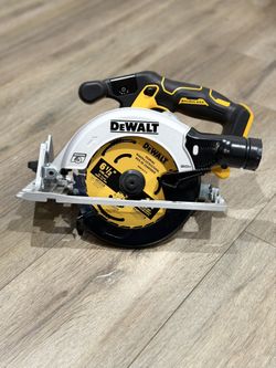 Dewalt 6-1/2 Circular Saw. (TOOL ONLY‼️)