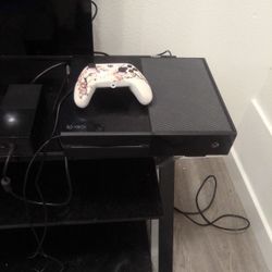Xbox One (500 GB) Console With Controller 