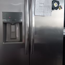 Refrigerador marca FRIGIDARE