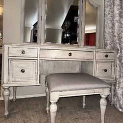 Vanity Set (Desk, Mirror and Chair)