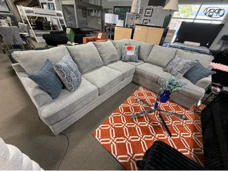 Amazing sectional! 🥰❤️💙 SALE! Easy financing!