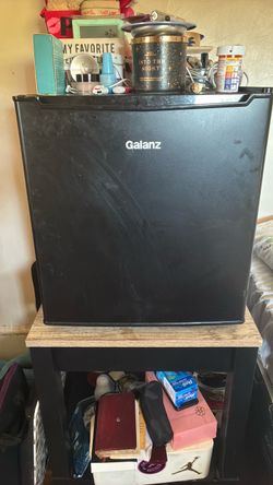 Galanz Mini Fridge