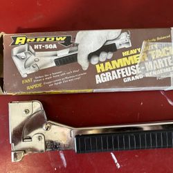 Hammer Tacker