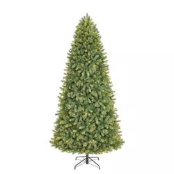 Home Accents Holiday 9 ft. Willow Creek Spruce LED Pre-Lit Artificial Christmas Tree T15