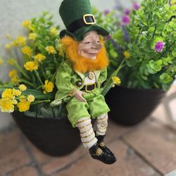 St. Patrick's Day Leprechaun Figurine Green Orange Beard Traditional Decor