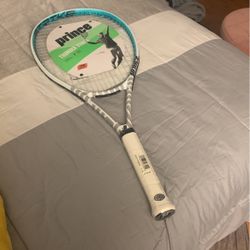 Tennis racket