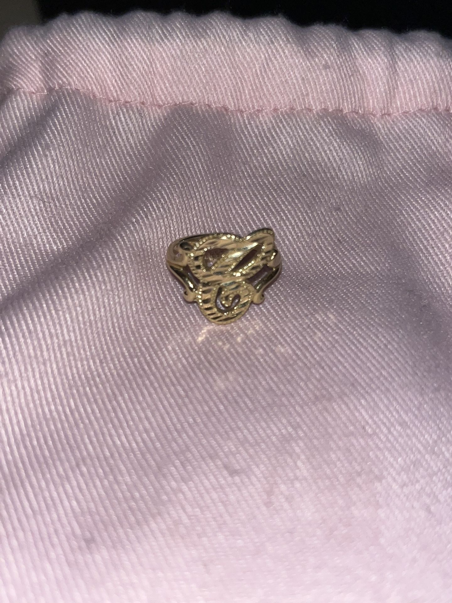 14k diamond Cut “C”Ring