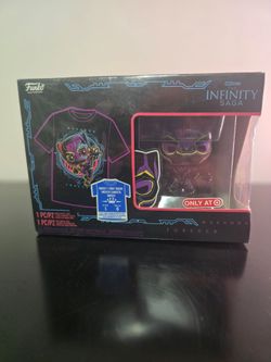 Funko Pop Black Panther Wakanda Forever Tee Bundle size Large