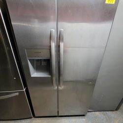 Frigidaire Refrigerator 