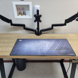 Triple Monitor Mount