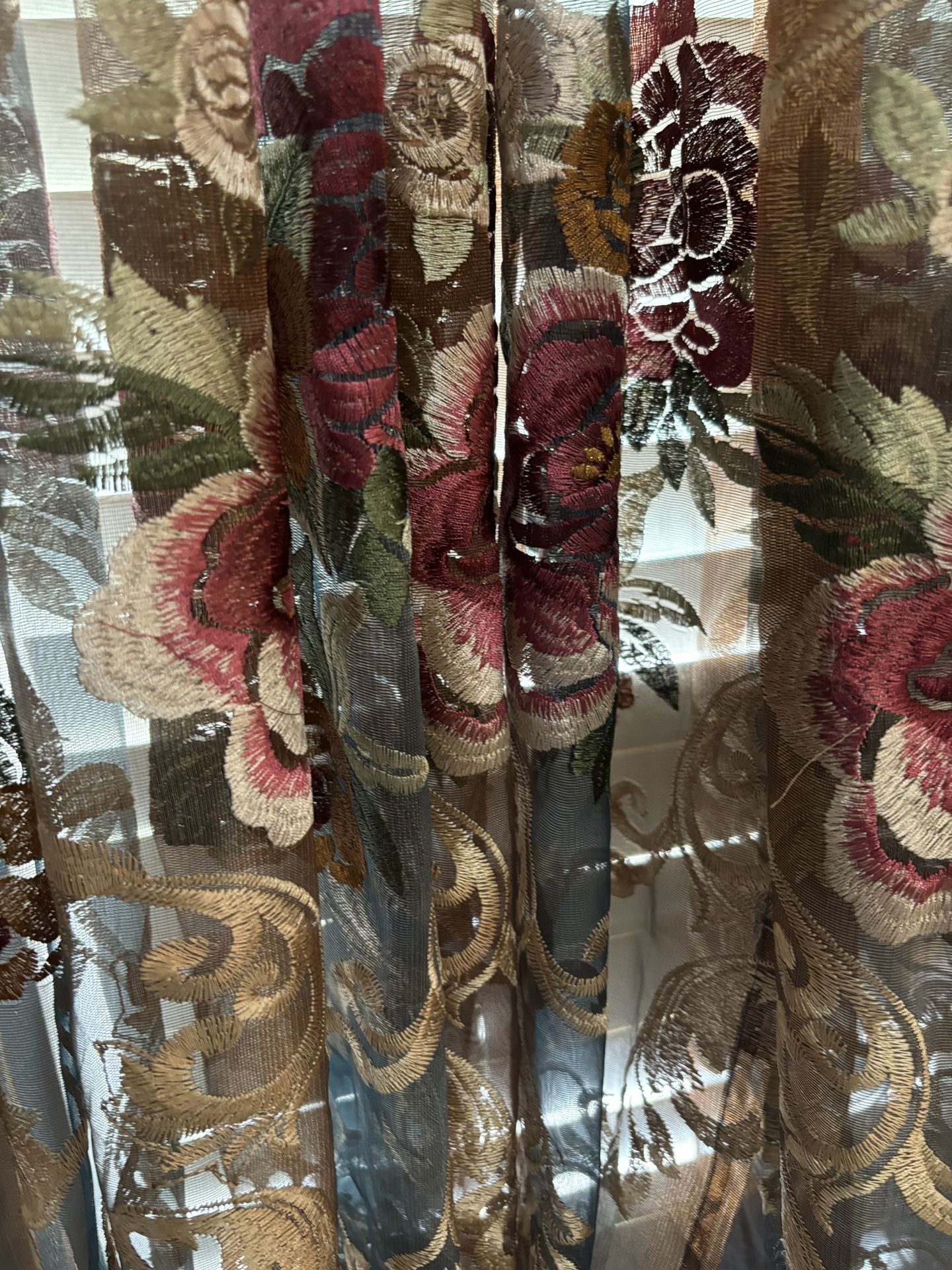 Embroided curtains 
