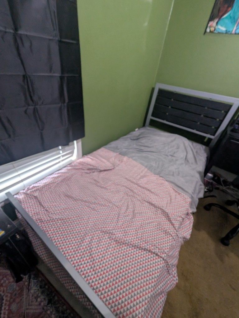 Twin Bed Frame And Matteess