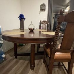 Round Kitchen Table & 6 Chairs 