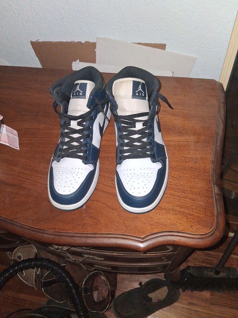 Jordan 1 Black/navy/white Size 11.5