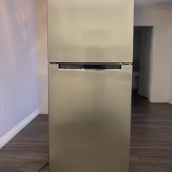 Magic Chef 18.5 in. W, 4.5 cu. ft. 2-Door Mini Refrigerator