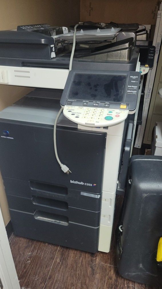 Konica Minolta Bizhub C203 Prints B/W. 