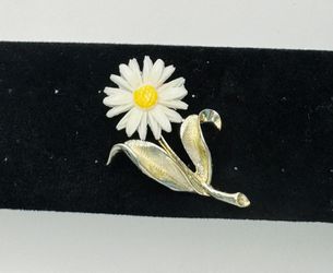 Vintage Sarah Coventry Signed Brooch Pin 1970s Daisy Flower Child Gold Tone 